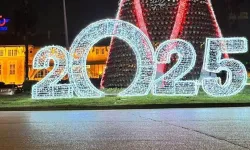 Adana Farkı!... Dünya 2024'e Adana 2025'e giriyor!....