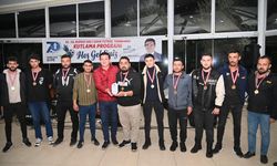 70. Yıl Halı Saha Futbol Turnuvası Katılımcıları İçin Yemek Düzenledi