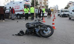 Motosiklet ile otomobilin çarpışması sonucu sürücüler yaralandı
