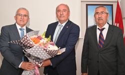 Kumluca Belediye Başkanı Mesut Avcıoğlu, CHP'yi Ziyaret Etti