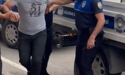 Adana'da zabıtaya bıçakla saldırı kamerada