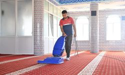 BAYRAM ÖNCESİ CAMİLER TEMİZLENİYOR