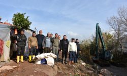 Üleşik Deresi’ne Türkiye’de Sayılı Olan Yüzer Kepçe İndirildi