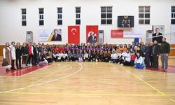 Öğretmenler Sahada, Dostluk Filede