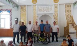 Yaz Kur’an Kursu’nda Hediye ve Çikolata Şelalesi Sürprizi