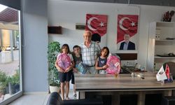 Zafer Partisi’nden Kumluca’da  Öğrencilere Çanta Desteği
