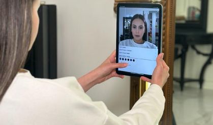 Vodafone Business, ‘Dijital Ayna’ ile makyaj ve teknolojiyi birleştirdi