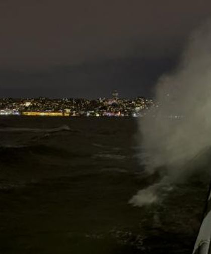 İstanbul'da fırtına deniz ulaşımını vurdu