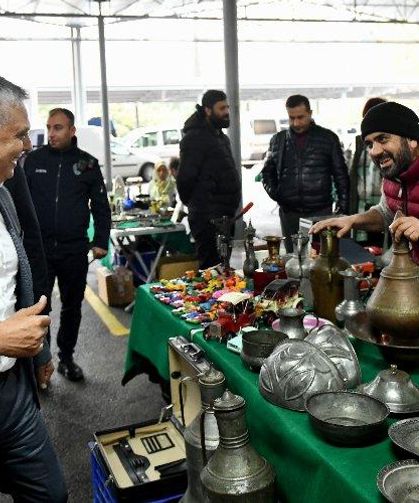 Antalya'daki antika meraklıları bu pazarda