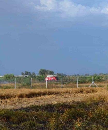 Antalya’da 250 dekarlık buğday tarlası hasat yapılamadan kül oldu