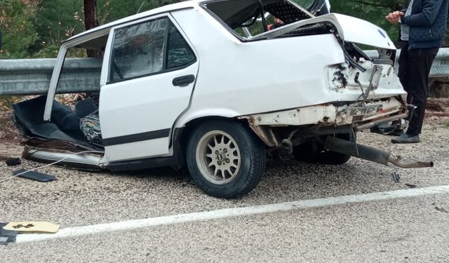 Finike'de Feci Kaza araç ikiye ayrıldı!.....