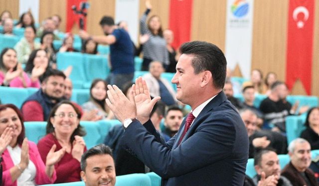 Kumluca Belediye Personelinden Başkan Köleoğlu’na Coşkulu Sürpriz