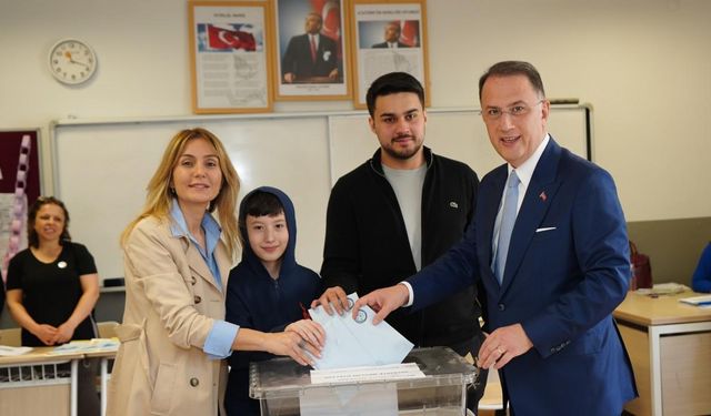 Beylikdüzü’nde Mehmet Murat Çalık yeniden başkan seçildi