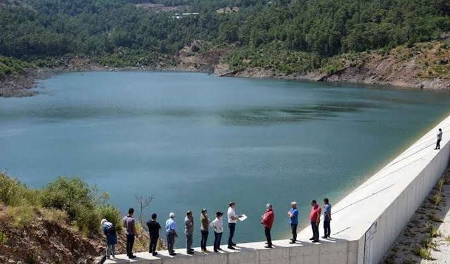 ADRASAN VE YAZIR'DA ÇİFTÇİLERİN FERYADI: SU YOK  USULSÜZLÜK ÇİFTÇİLERİ ZORDA BIRAKTI