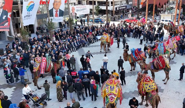 Kumluca’da Yılın En Süslü  Devesi Çılgın Boran Oldu