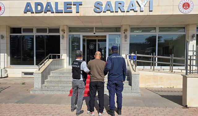 KUMLUCA’DA GÖÇMEN KAÇAKÇILIĞI ŞÜPHELİSİ TUTUKLANDI