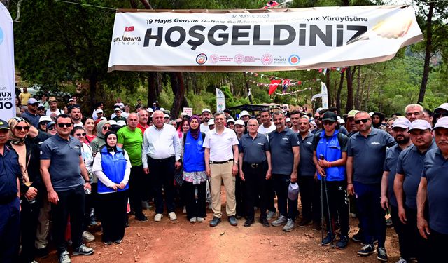 KUMLUCA’DA GENÇLİK HAFTASI YÜRÜYÜŞÜ