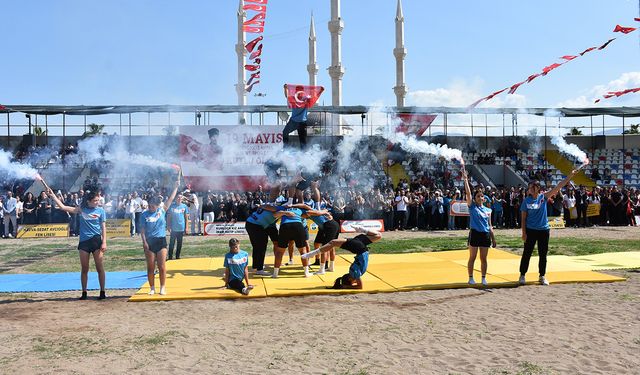 19 MAYIS  KUMLUCA’DA COŞKUYLA KUTLANDI
