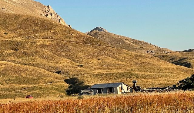 21. YÜZYILDA ELEKTRİKSİZ VE  SUSUZ KALAN YAYLA; YAVŞANLI