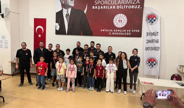 Alper Bahçeci’den Cumhuriyet Bayramı’nda Satrançta Kürsü Başarısı