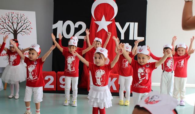 Cumhuriyet Coşkusu Miniklerle Yaşandı!