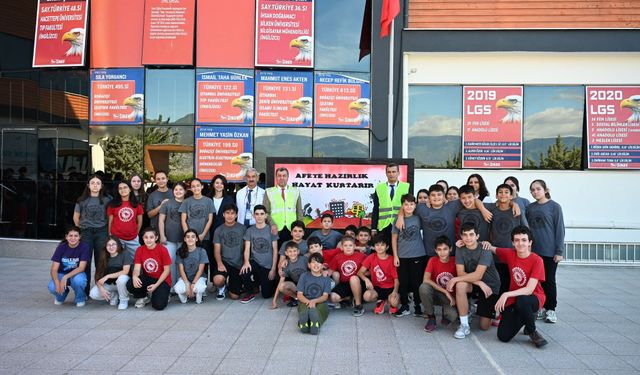 Sınav Koleji’nde Afet Günü’nde Başarılı Tatbikat