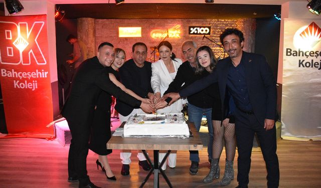 Bahçeşehir Kolejinden Öğretmenler Günü Motivasyon Gecesi