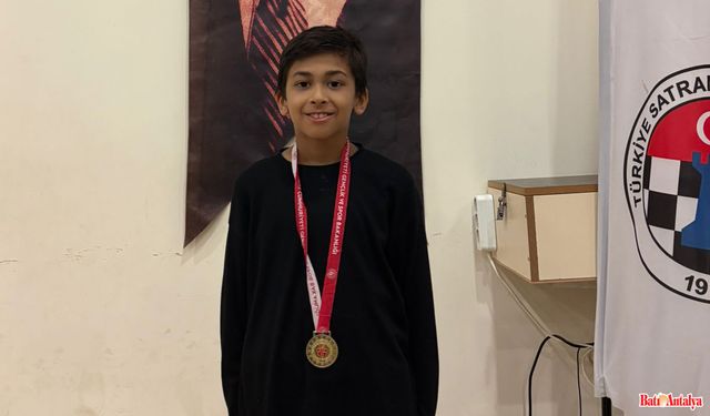 Satrancın Parlayan Yıldızı: Mete Furkan Antalya’da Namağlup Şampiyon!