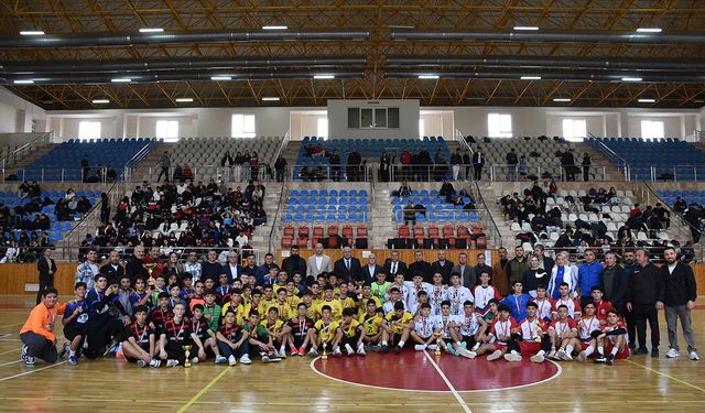 Kumluca’da Gençler Futsal İlçe Şampiyonası Finalle Tamamlandı