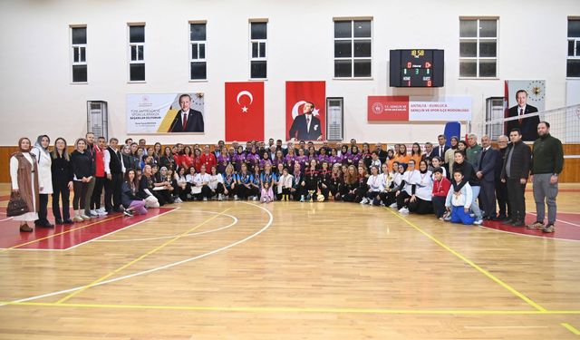 Öğretmenler Sahada, Dostluk Filede