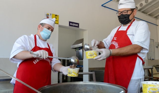 Ramazan’ın Bereketi Kumluca’da 297 Sofraya Ulaştı