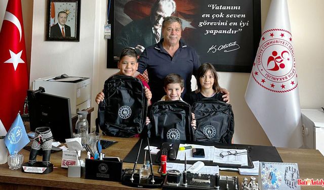 Kumluca'da Başarılı Yüzücülere Ödül