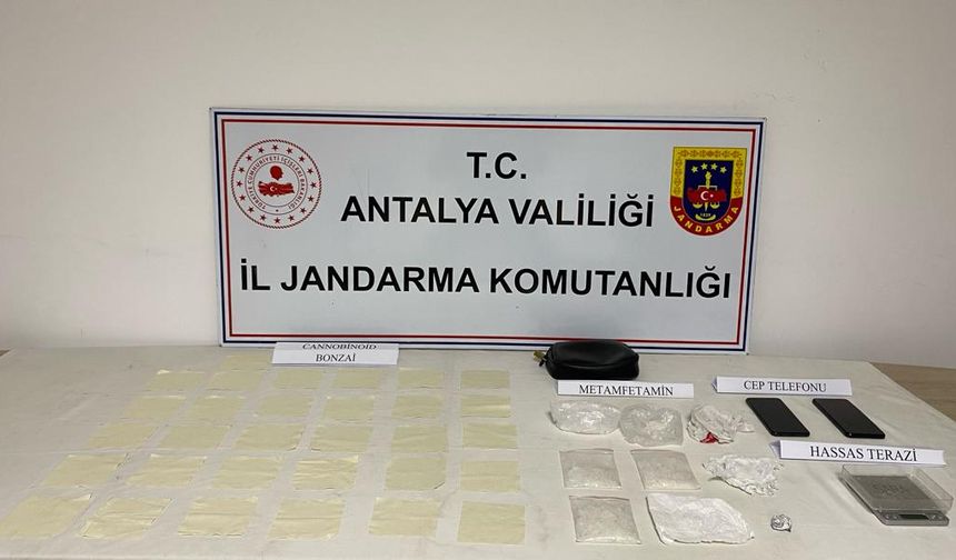 Uyuşturucu Operasyonu: 3 Kişi Gözaltına Alındı