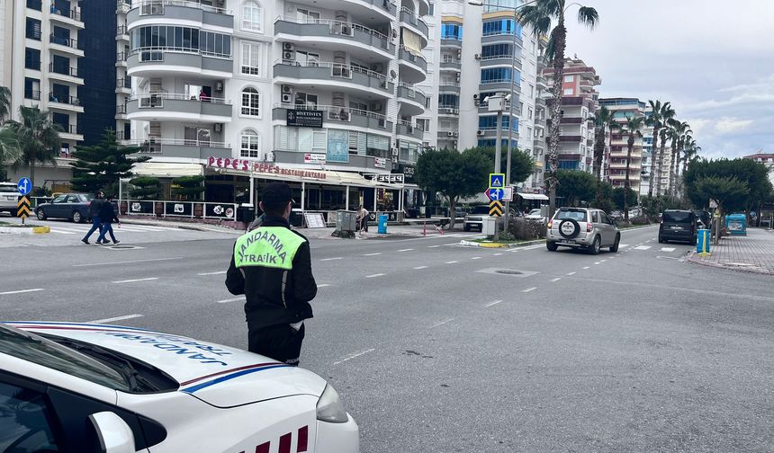 Antalya'da Trafik Denetimleri Artarak Devam Ediyor