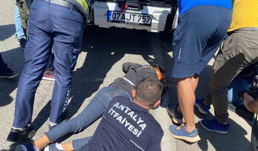Antalya’da yürekleri ağza getiren kaza: refleksiyle hayatta kaldı