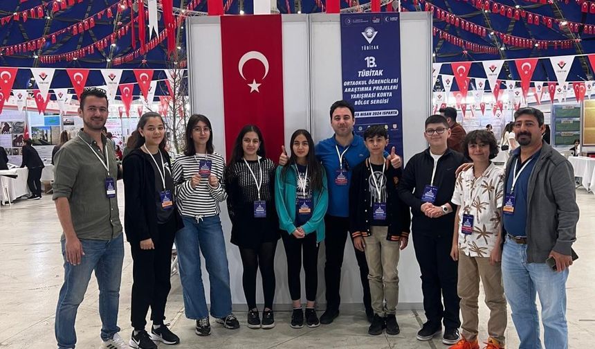 Finike Öğrencileri TÜBİTAK Yarışmasında Türkçe Dalında İkinci Oldu!
