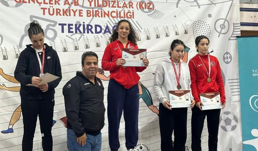 Finikeli Özlem Çelikaslan Türkiye Şampiyonu Oldu!