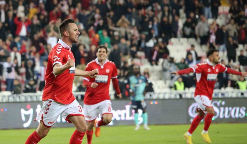 Trendyol Süper Lig: Sivasspor: 2 - Kayserispor: 1 (Maç sonucu)