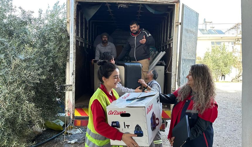 UMESKO ve Kumluca Belediyesi’nden  Sel Mağdurlarına Yardım Eli