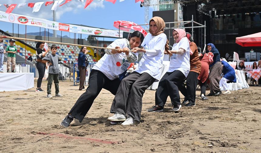 KADINLAR MATİNESİ FESTİVALE RENK KATTI