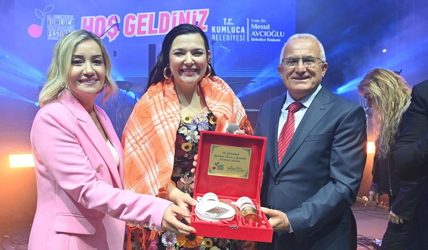 KUMLUCA’DA FESTİVAL FİNALİ  TUĞÇE KANDEMİR’LE YAPILDI