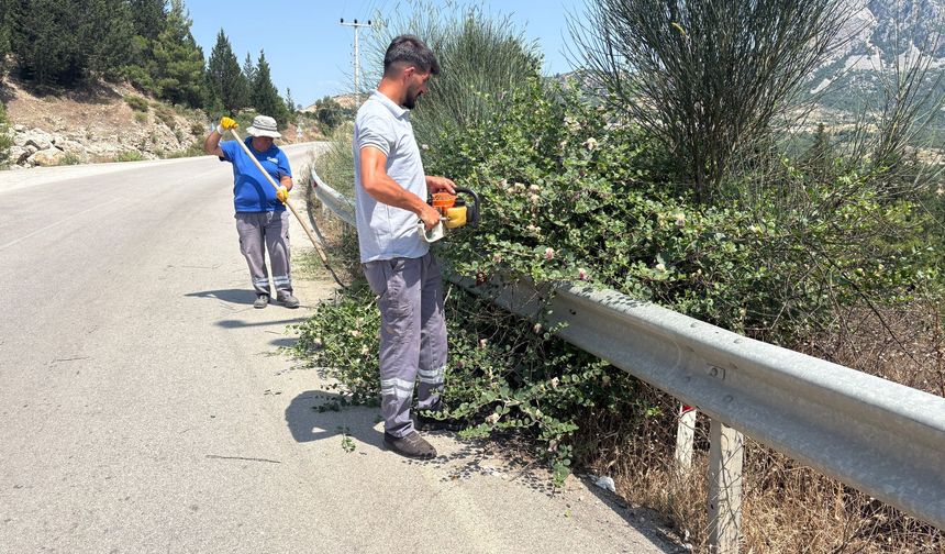 Büyükşehir Belediyesi’nden  Yol Güvenliği İçin “Yeşil Temizlik”