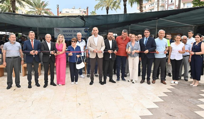 Kumluca Halk Eğitimi Merkezinden yılsonu sergisi