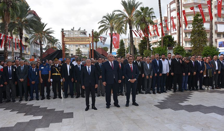 Kumluca’da Cumhuriyetimizin 102. Yılı Coşkuyla Başladı