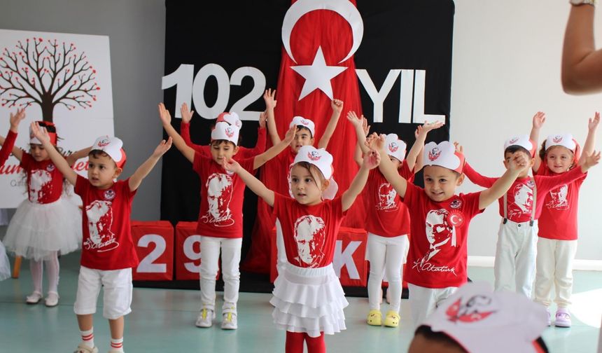 Cumhuriyet Coşkusu Miniklerle Yaşandı!