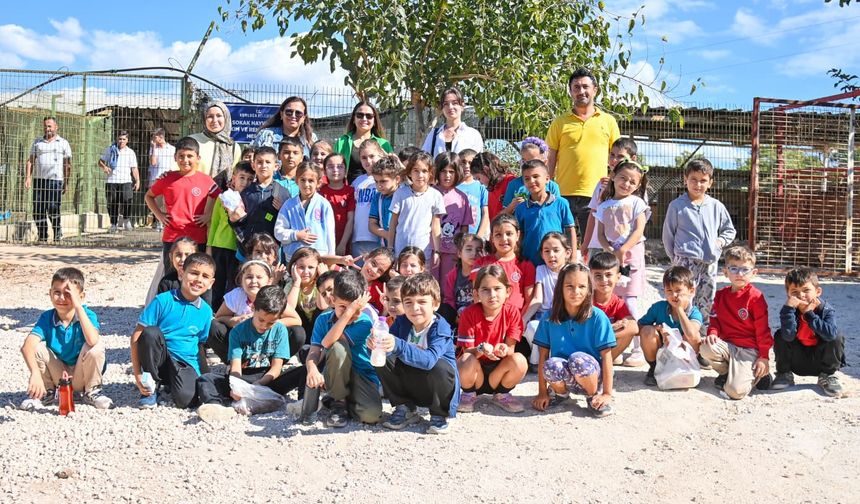 Kumlucalı Öğrencilerden Patili Dostlara Sevgi Dolu Ziyaret