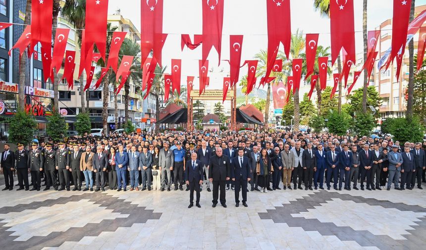 10 Kasım’da Kumluca Tek Yürek Oldu