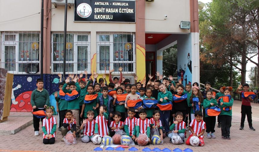 Antalya Büyükşehir Belediyesinden Kumluca’da Spora Teşvik