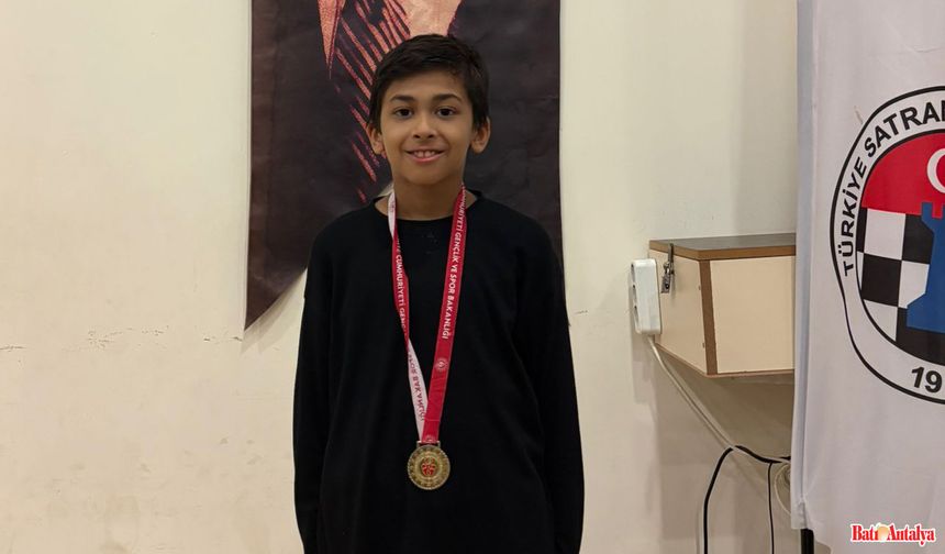 Satrancın Parlayan Yıldızı: Mete Furkan Antalya’da Namağlup Şampiyon!