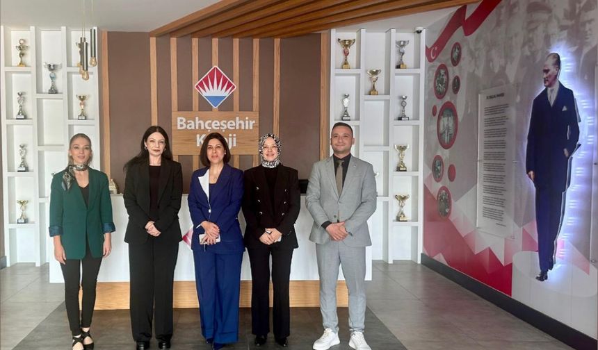 Müjgan Çetin Okullarından Bahçeşehir Kolejine Anlamlı Ziyaret